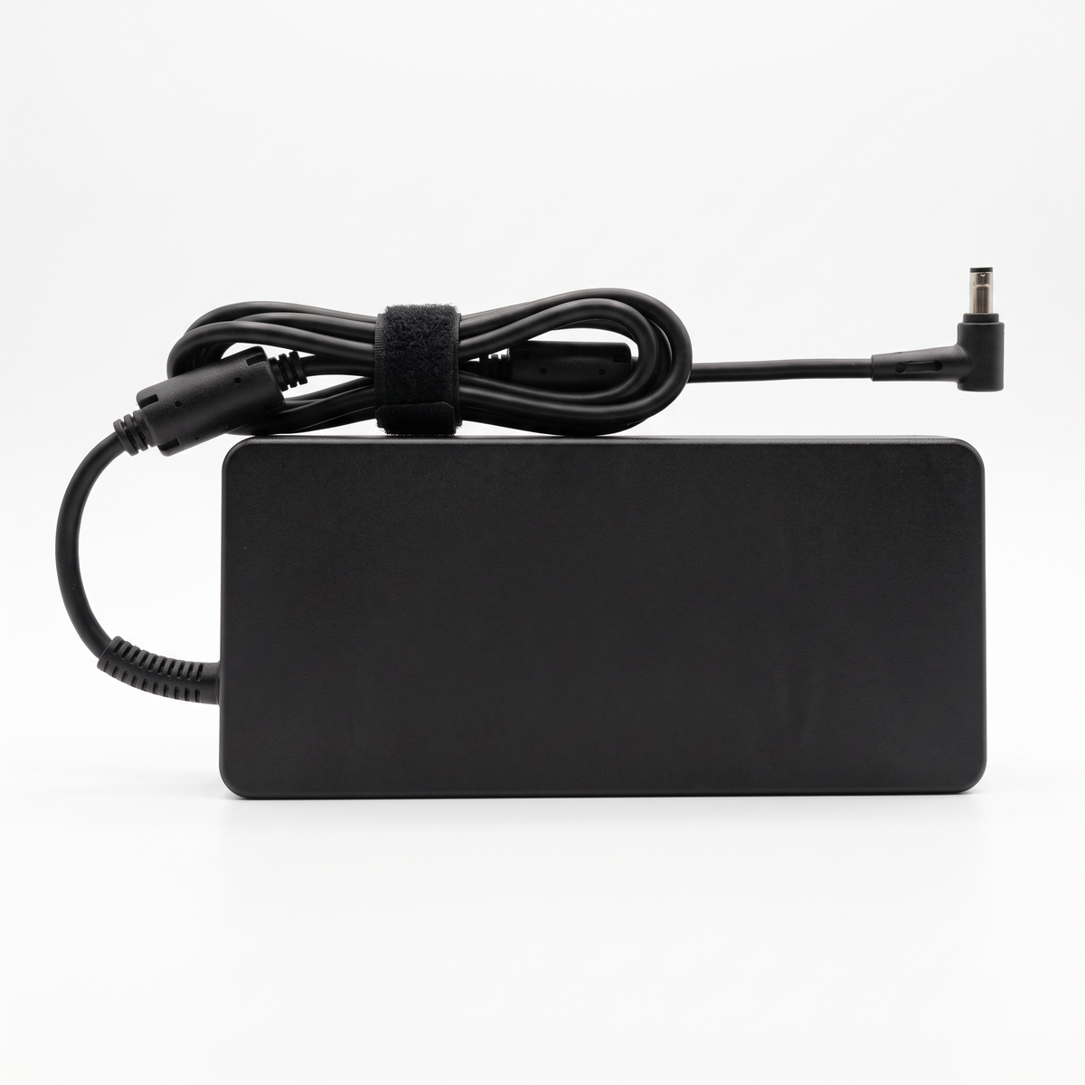 Cargador Chicony 330W 16.92A – Pin 5.5×1.7 mm – vista posterior