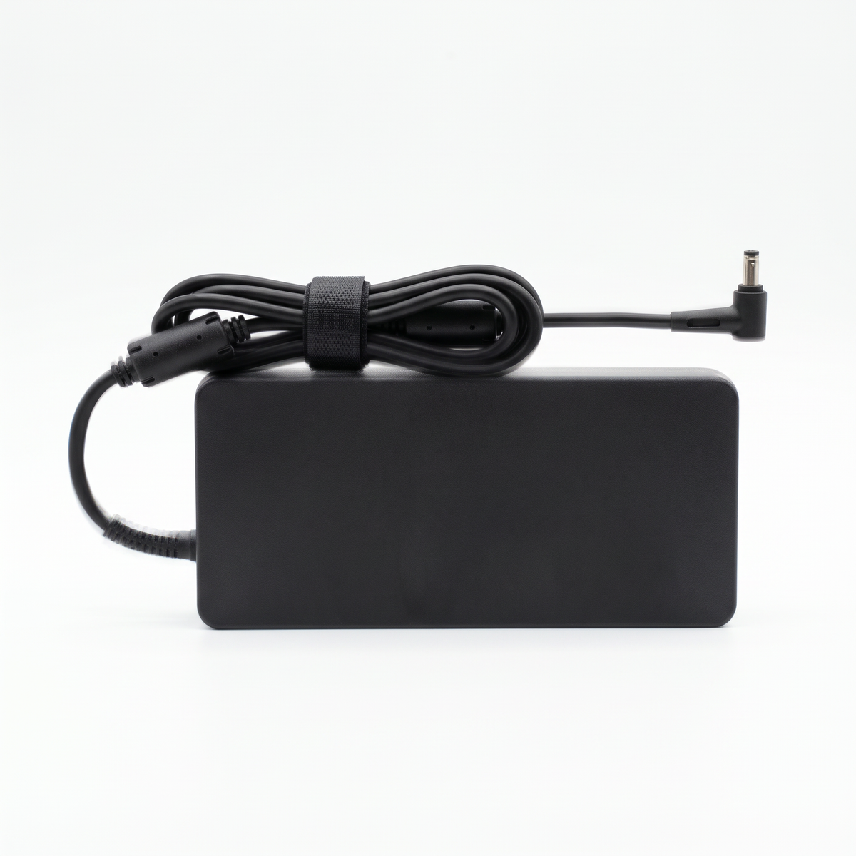 Cargador Chicony 330W 16.92A – Pin 5.5×2.5 mm – vista posterior