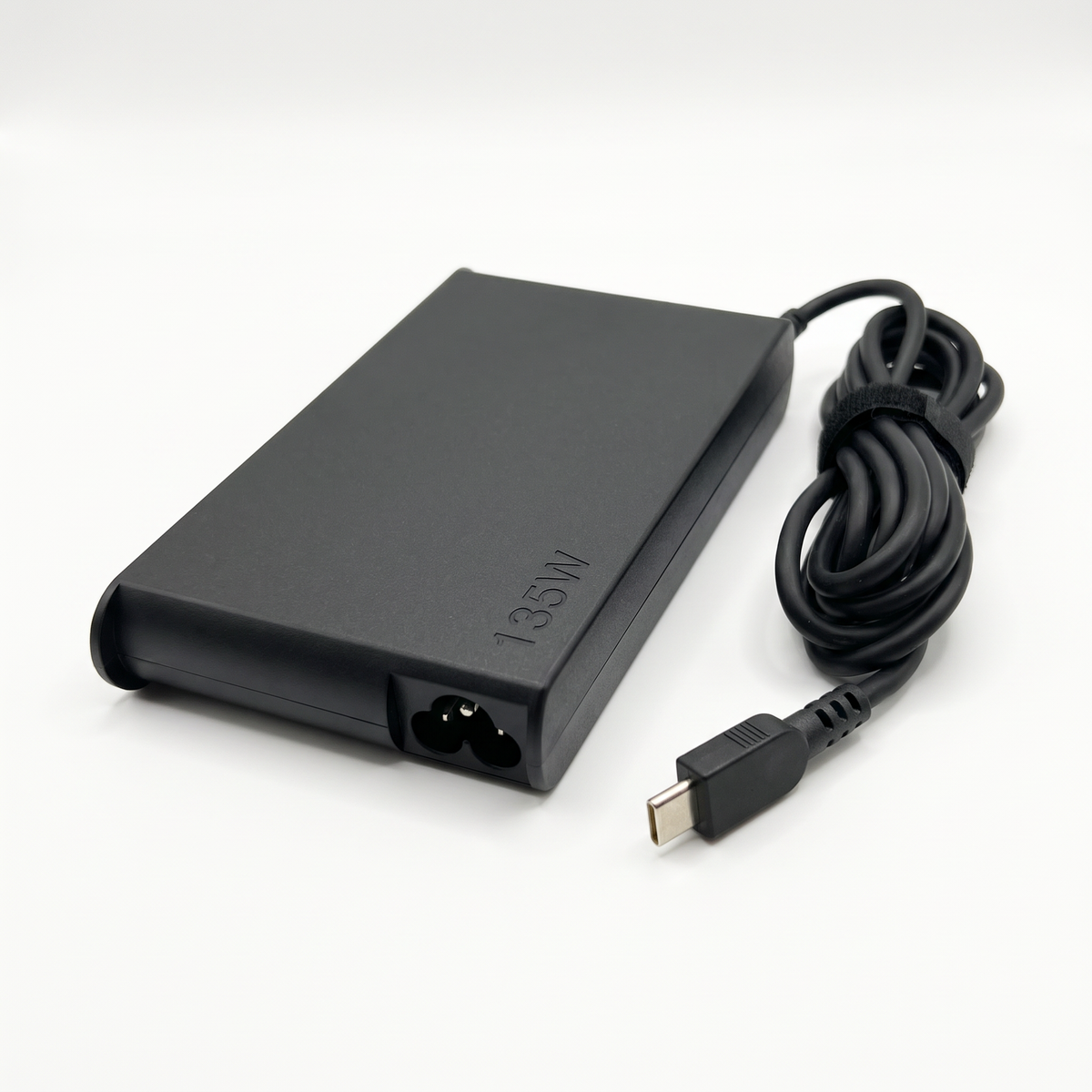 Cargador Lenovo Slim 135W 20V 6.75A USB-C – vista lateral