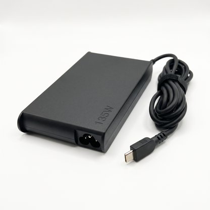 Cargador Lenovo Slim 135W 20V 6.75A USB-C – vista lateral